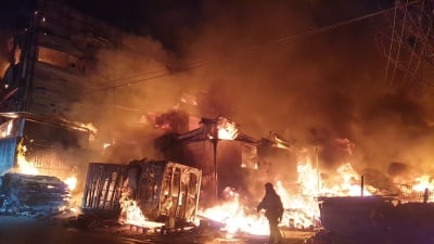 화성 목재 공장서 큰 불…4시간20여분만에 초진