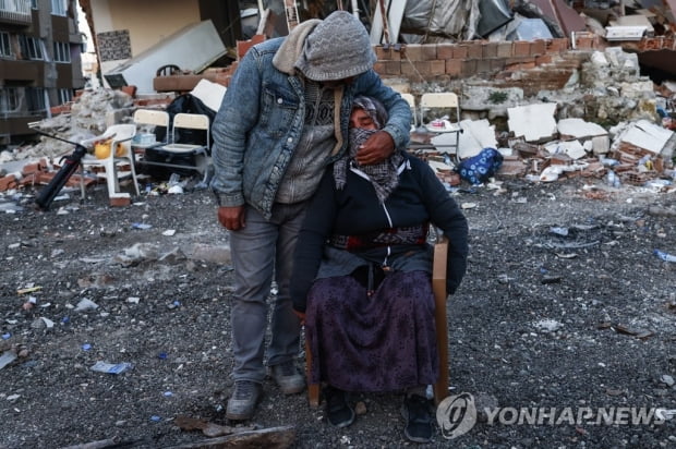 튀르키예·시리아 지진 사망자 4만2000명 달해…증가세 둔화