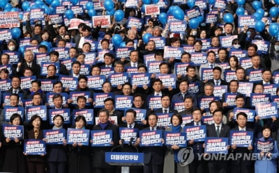 이재명 체포안에 당은 '표 단속'·李는 의원들과 '스킨십' 강화(종합)