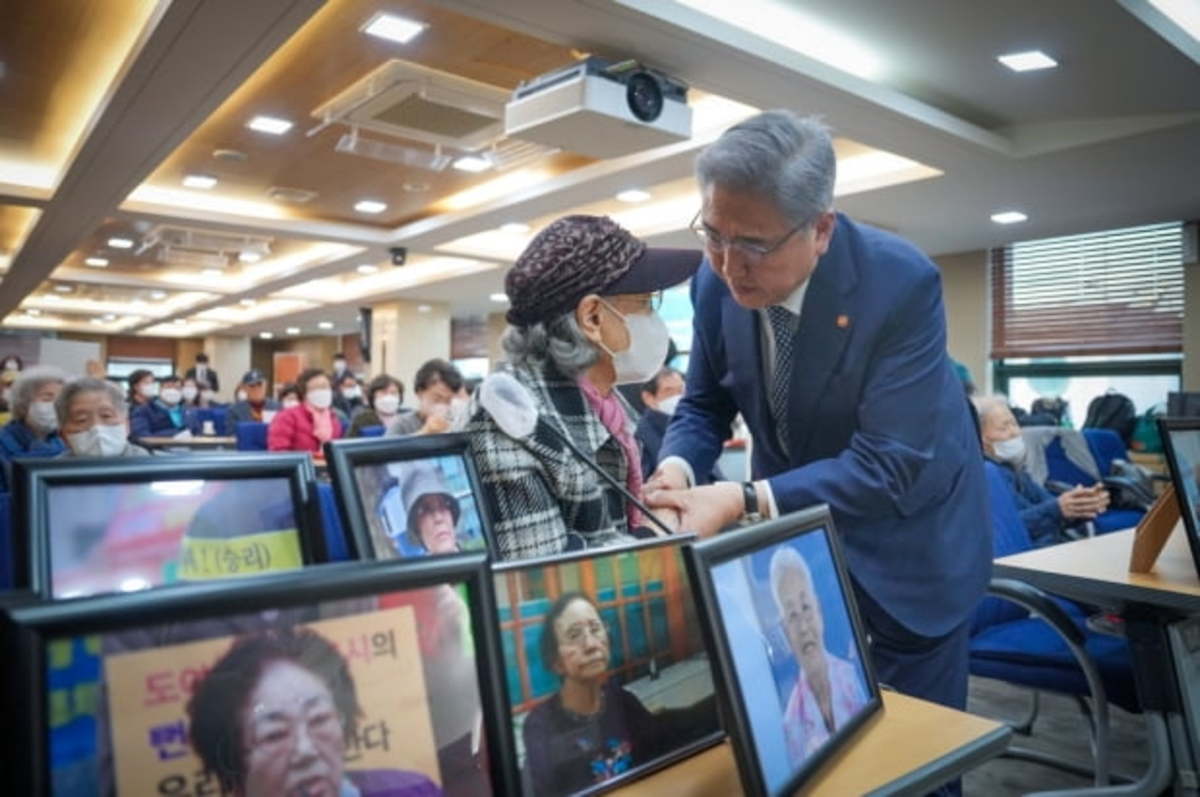 Park Jin, group interview with the bereaved families of conscription victims…  The response to the ‘government solution’ is mixed (2 reports overall)