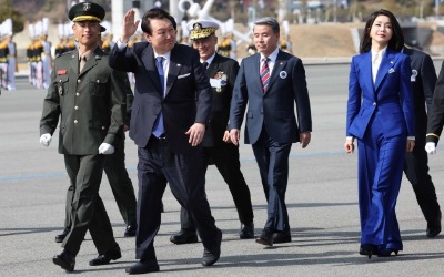 [포토] 尹대통령, 해군사관학교 졸업·임관식 참석