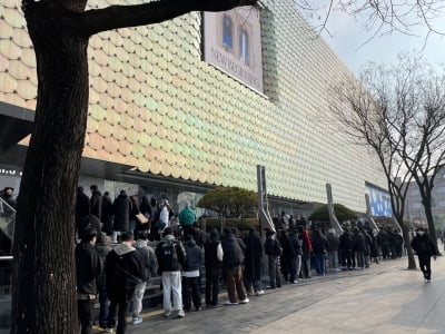이름도 생소한데…'한 벌 60만원' 옷도 불티나게 팔렸다 [배정철의 패션톡]