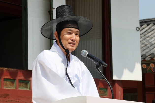 [포토] 선비 복장 착용한 오세훈 시장