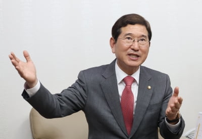 與 원대 출마 김학용 “국민에게 멀어진 정치, 보다 가깝게 할 것” [인터뷰]