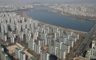 전국 집값 떨어지는데…나홀로 한 달 만에 4억 뛴 아파트