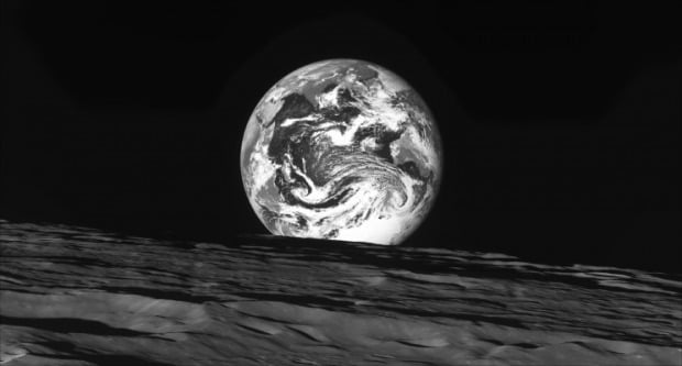 달 상공 344km에서 촬영한 지구 모습. 사진=항공우주연구원 제공