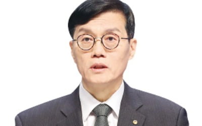 이창용 "물가 2% 확신 들때 금리인하 논의"