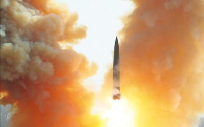 北 핵위협 노골화…800m 상공서 모의 핵탄두 폭발훈련