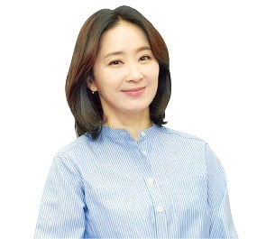 43년 클래식방송 DJ 맡은 배우 윤유선
