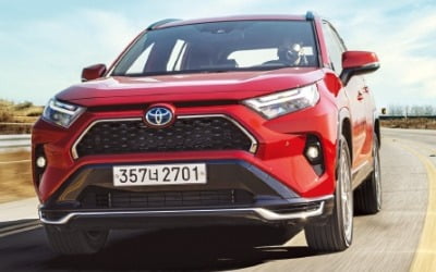 한국 출시 첫 전동화 모델은 'RAV4 플러그인 하이브리드'