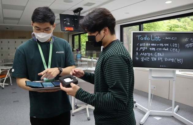 SSAFY 4기 대전캠퍼스 교육생들이 함께 프로젝트를 진행하고 있다. 사진=삼성전자