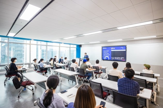 ‘경쟁률 3:1·취업률 92%’···SK, 장애인 육성 취업프로그램서 훈련생 모집