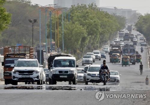 2월 맞아? 인도 30도 '찜통더위'…"최고치, 예년보다 1.7도↑"