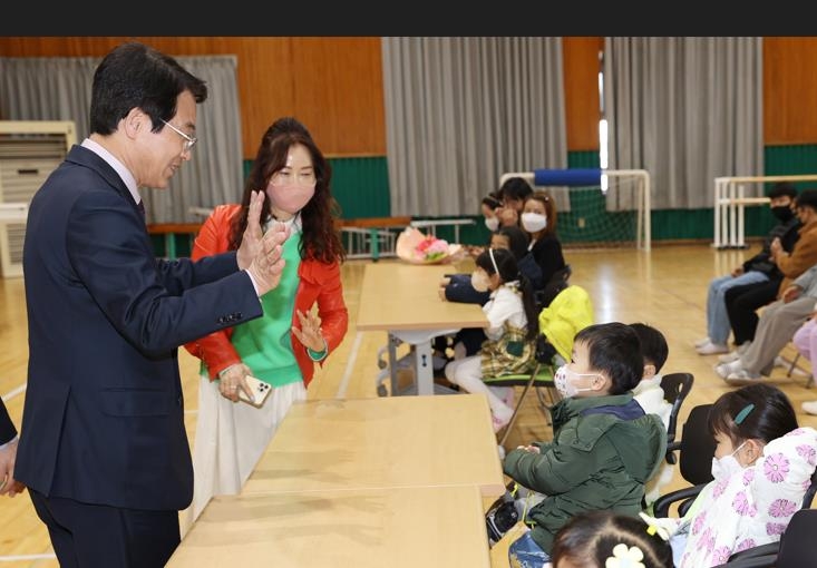 '빈집 제공·학비 비원'…강진군, 작은학교 살리기 눈길