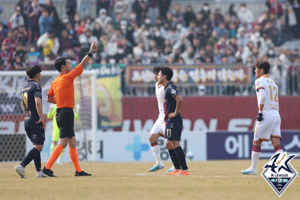 '정재희 결승골' 포항, '이승우 퇴장' 수원FC 제압…개막 2연승