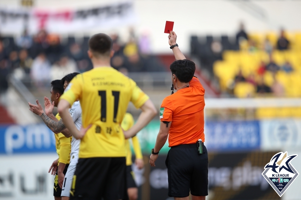 K리그2 경남, '아스나위 퇴장' 전남에 5-0 대승…개막 2연승(종합)