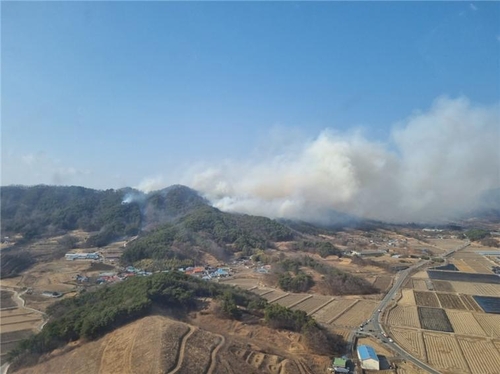 충남 부여 옥산면에 산불…4시간 만에 진화(종합)