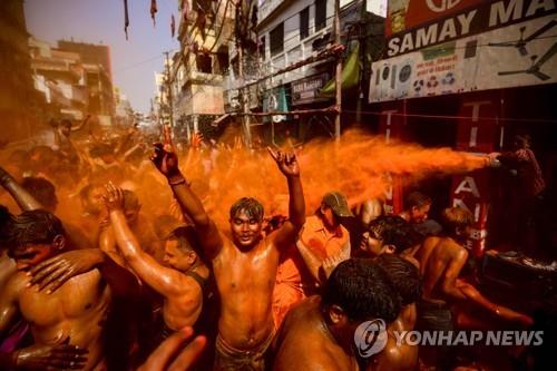 [월드&포토] 봄 시작 알리는 인도 '색의 축제' 홀리