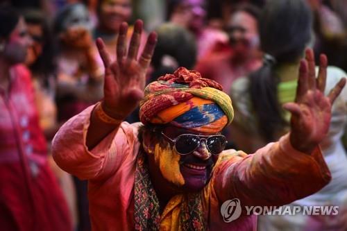 [월드&포토] 봄 시작 알리는 인도 '색의 축제' 홀리