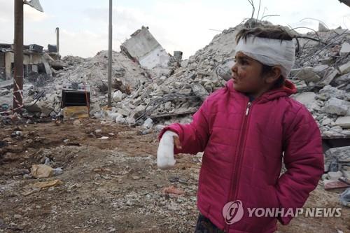 대지진 '나홀로 생환' 아기들의 비극…너무 어려 신원확인 난항