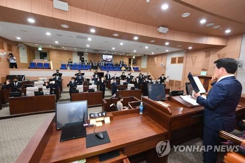 "인구 주는데 13만명 증가라니…2035년 김해 도시계획 수정해야"