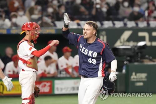 [WBC] 소방관·외판원·중개인 총출동 체코, 중국 꺾고 역사적 첫승