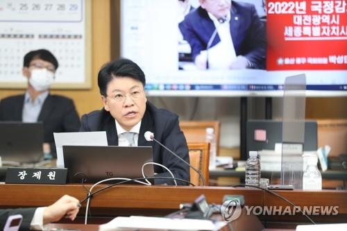 "직접민주주의 구현" vs "소수단체 꿀단지"…주민참여예산 논란