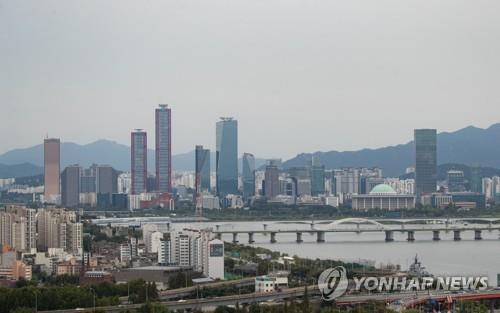 '부동산PF 부실 논란' 증권사, 은행보다 급여 많아