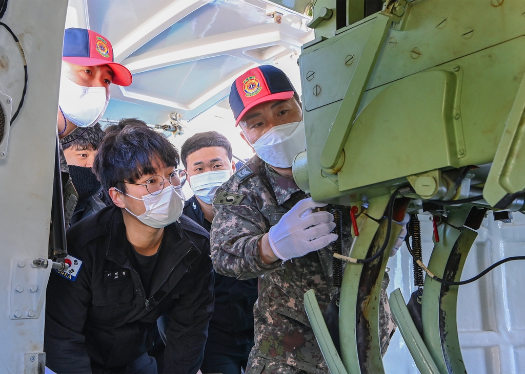 해군 1함대, 동해해경에 함포 운용 이론·실습 교육 지원