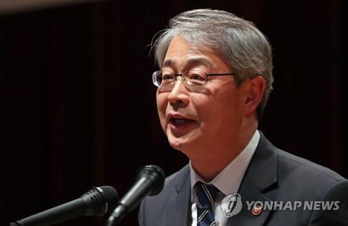 '손회장 아직 있는데'…우리금융 임종룡, 내정자 신분 월권 논란