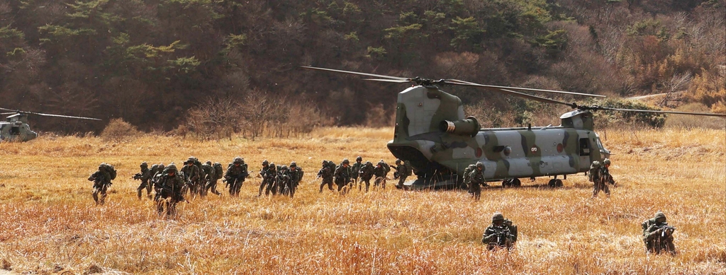 '적 후방 침투해 공격하라'…육군 공정·공중강습작전 합동훈련