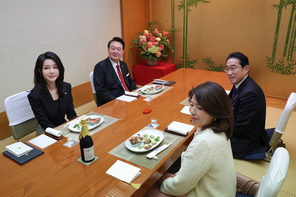 [사진톡톡] 만찬 갖는 한일 정상 부부