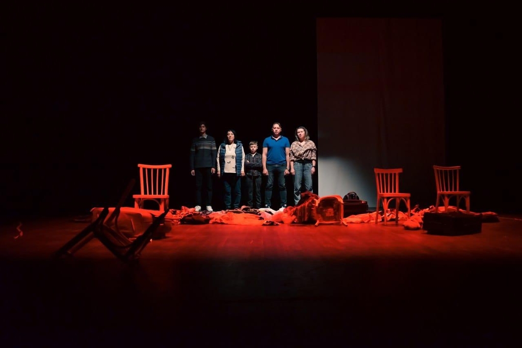 마리우폴 극장 폭격 참사 어느덧 1년…"다시 공연하고 있어요"