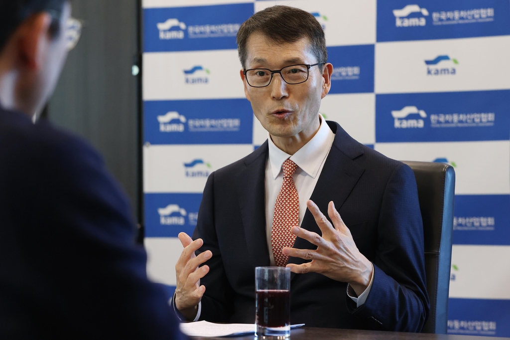 [인터뷰] 강남훈 회장 "세계는 미래차 경쟁중… 한국엔 지금이 골든타임"