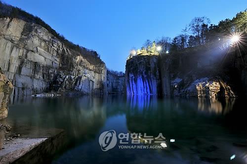 포천아트밸리 모노레일 '선로 균열' 발견…운행 중단