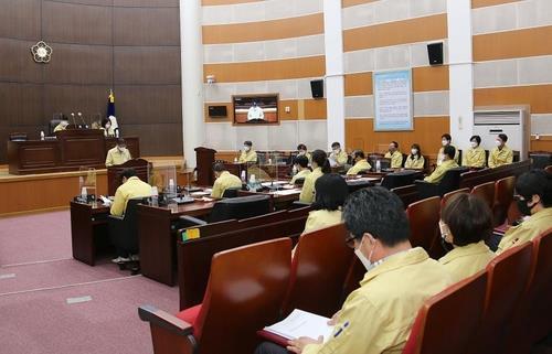 충북 첫 주민발안 성사…보은 '축사허가 완화 조례' 수리