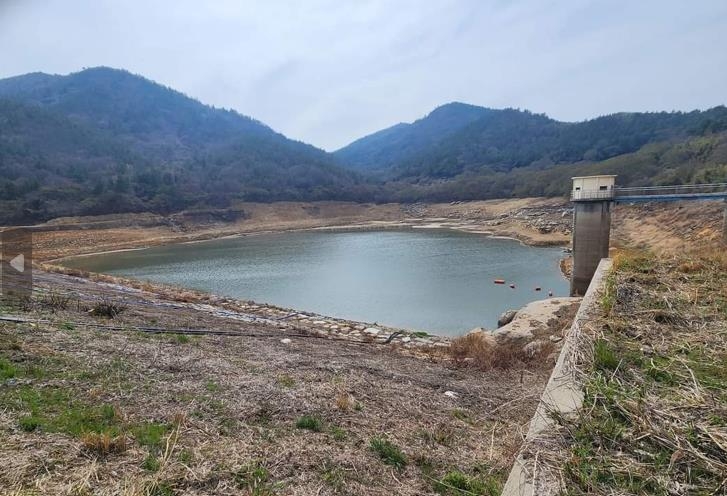 "운반급수에 해수까지"…식수 바닥 완도군 총력 대응