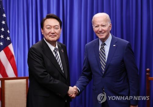 차기 민주정상회의 韓 개최…한미정상 "韓민주제도 강력한 등불"(종합)