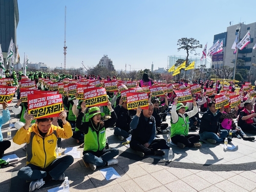 전북학교비정규직노조 총파업…170여개교 급식 차질(종합)