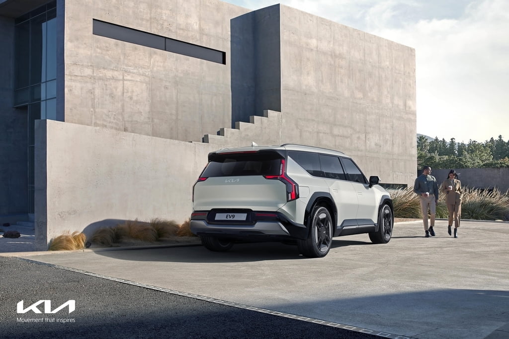 기아 EV9 디자인 공개…3열 7석 대형 SUV