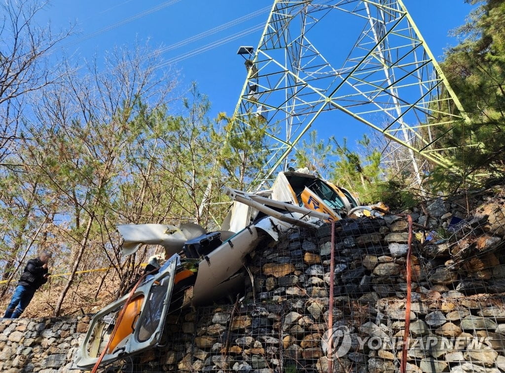 산불진화용 영월 추락헬기, 구두계약으로 자재 운반중 참변