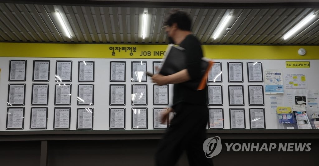 내년 최저임금 사상 처음 '1만원' 넘을까…논의 임박