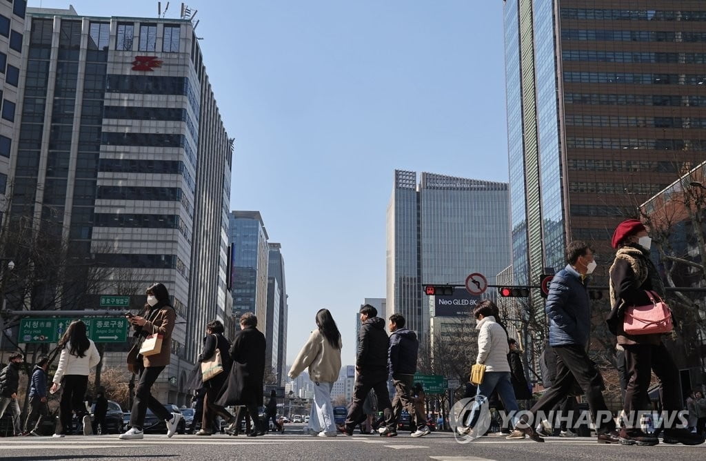 "행복하세요?" 한국 행복순위 세계 57위…1위는?