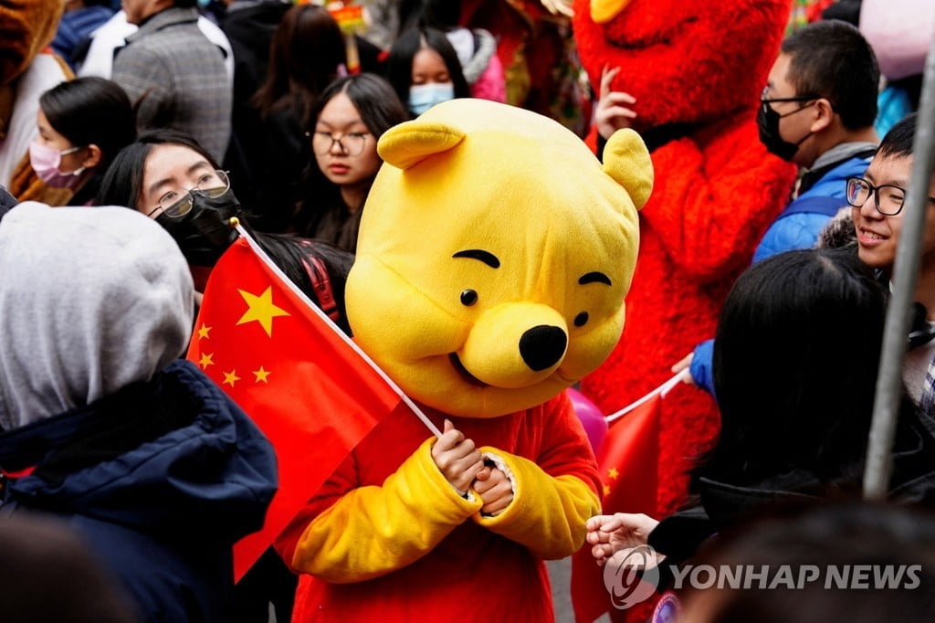 '곰돌이 푸' 등장 공포영화, 홍콩상영 취소..."시진핑 의식?"