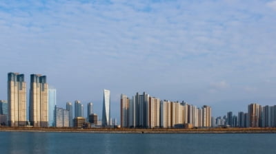 아파트 29층 창문 깬 쇠구슬, 범인은 알고보니...