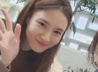 '신혼' 진아름, ♥남궁민이 잘해주나 봐…해바라기만큼 환한 미소