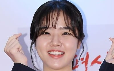[공식] 김향기, '오랜 인연' 크리컴퍼니行…문근영과 한솥밥
