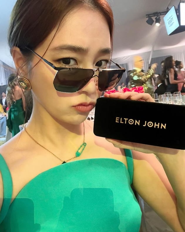 '이병헌♥' 이민정, 스타일리시하네…드레스 위에 '엘튼 존' 선글라스 착용