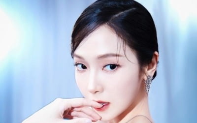 제시카, '얼음 공주 모먼트'…오프숄더 드레스 입고 'CG급 비주얼'