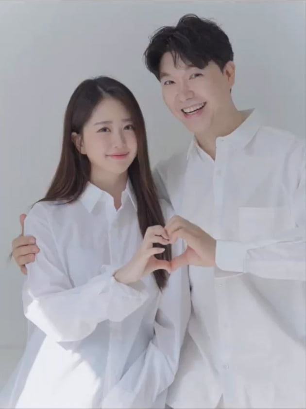 박수홍♥김다예, 프로필 사진도 나란히 찍는 신혼 "남은 1퍼센트 채워주는 부부 될 수 있도록"